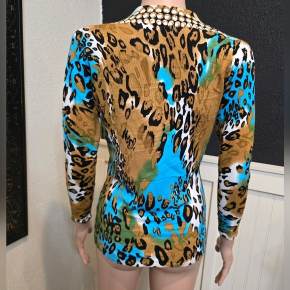 Kaily K Blouse animal print blouse size medium 3/4 sleeve - Picture 2 of 10